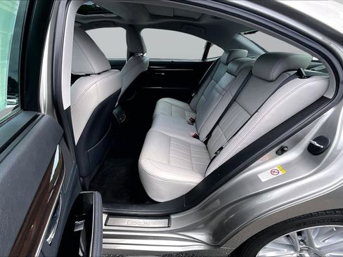 Used 2018 Lexus ES 350 w/ Ultra Luxury Package FWD image 21