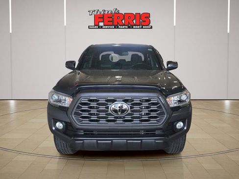 Used 2022 Toyota Tacoma TRD Off-Road AWD/4WD image 2