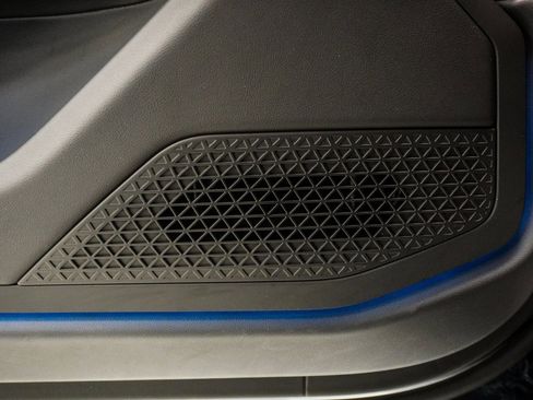 Used 2023 BMW 760i xDrive w/ Luxury Rear Seating Package image 25