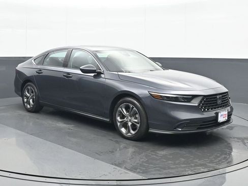 Used 2023 Honda Accord EX image 9