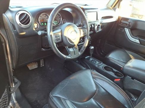 Used 2018 Jeep Wrangler Unlimited Sahara w/ Connectivity Group image 3