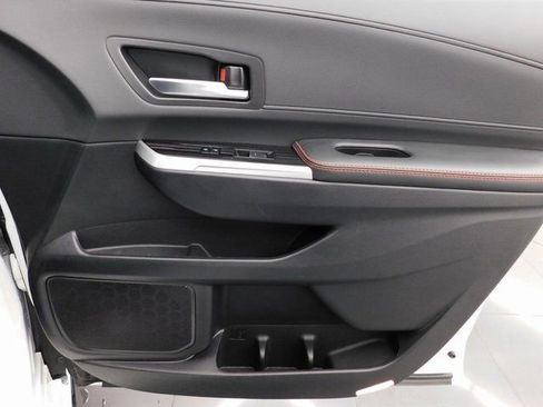 Used 2025 Toyota Sienna XSE image 33