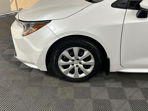 Used 2025 Toyota Corolla LE FWD image 11