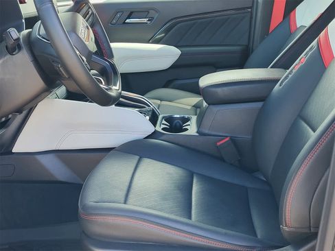 Used 2025 GMC Canyon AT4 w/ AT4X Package image 25