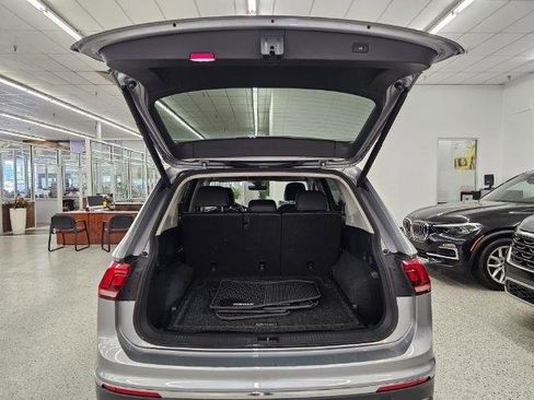 Used 2024 Volkswagen Tiguan Wolfsburg Edition image 40