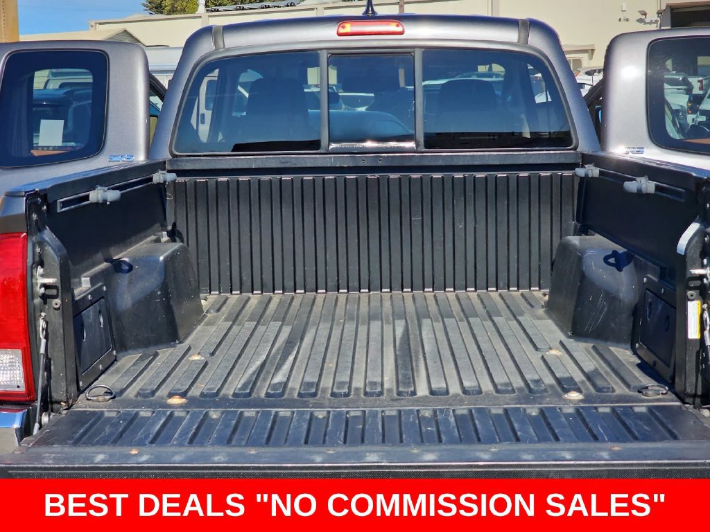 Used 2017 Toyota Tacoma SR5 w/ Tow Package RWD image 12