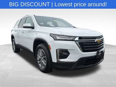 Used 2023 Chevrolet Traverse LT