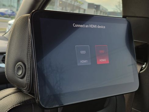 Certified 2023 GMC Yukon Denali w/ Denali Reserve Package image 18