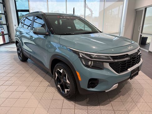 Certified 2024 Kia Seltos EX FWD image 7