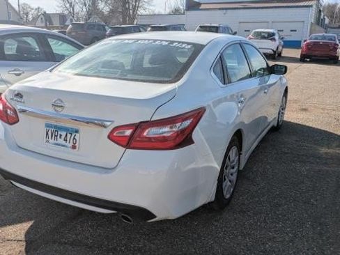 Used 2017 Nissan Altima 2.5 S w/ Power Driver Seat Package image 4