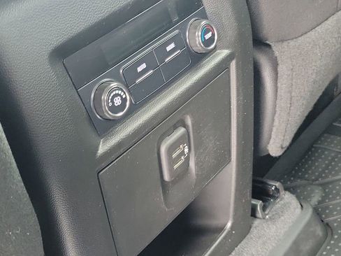 Used 2020 Chevrolet Traverse LT image 30