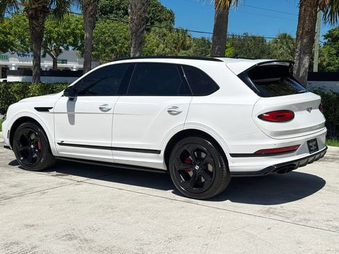 Used 2022 Bentley Bentayga AWD/4WD image 4