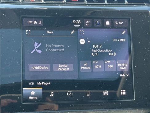 Used 2023 Jeep Grand Cherokee Laredo AWD/4WD image 3
