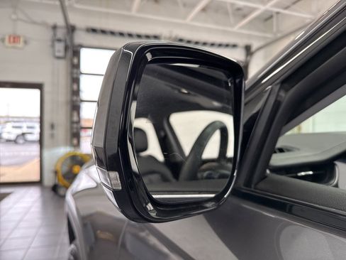 Used 2023 Jeep Grand Cherokee L Limited w/ Black Appearance Package image 14