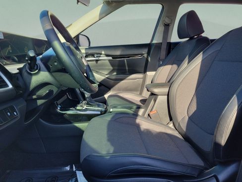 Certified 2025 Kia Seltos S FWD image 16