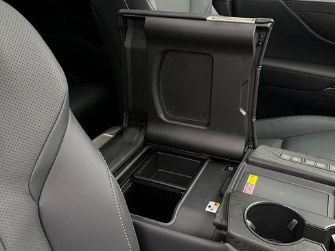 Used 2025 Lexus LX 600 4WD w/ Luxury Package image 45