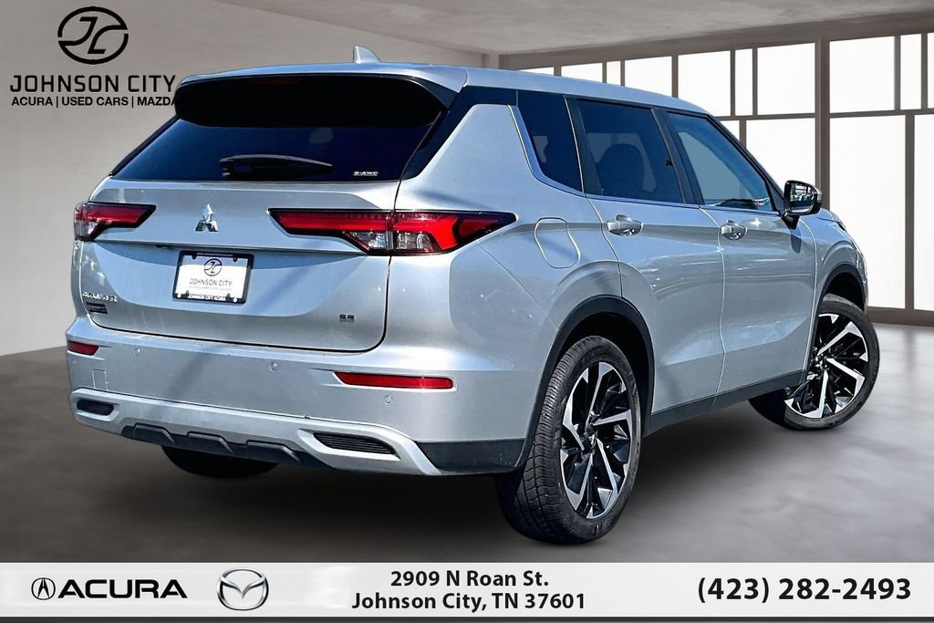 Used 2024 Mitsubishi Outlander SE Black Edition AWD/4WD image 2