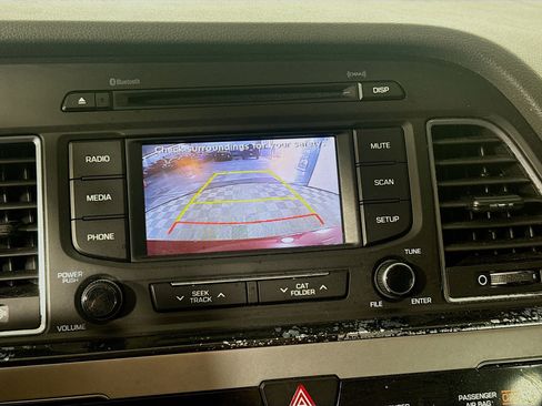 Used 2016 Hyundai Sonata SE image 19