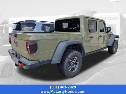 Used 2025 Jeep Gladiator Mojave w/ Convenience Group AWD/4WD image 5