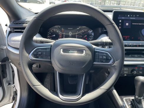 Used 2024 Jeep Compass Latitude AWD/4WD image 16