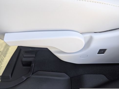 New 2026 Cadillac Vistiq Sport image 24