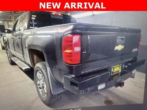 Used 2018 Chevrolet Silverado 2500 High Country w/ Duramax Plus Package image 9