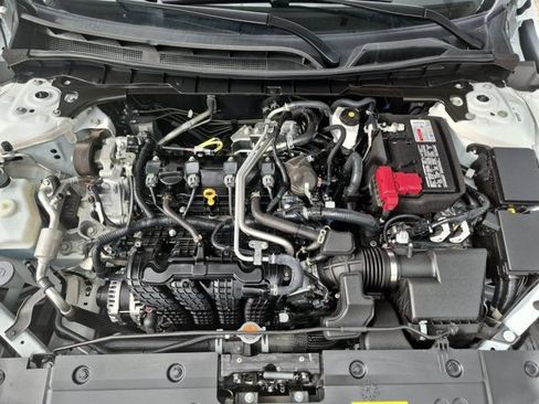 Used 2025 Nissan Altima 2.5 SV FWD image 34