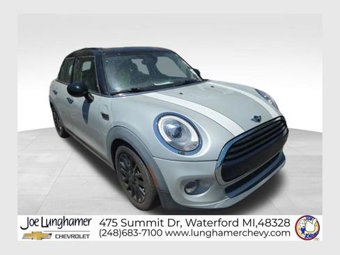 Used 2016 MINI Cooper 4-Door Hardtop FWD image 1