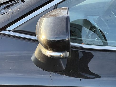 Used 2023 Toyota Camry SE image 30