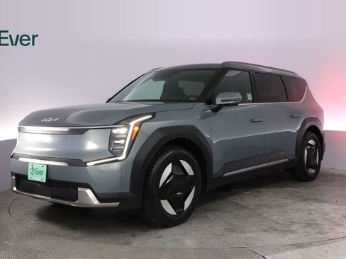 Used 2024 Kia EV9 Wind AWD/4WD image 2