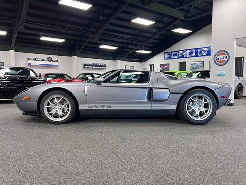 Used 2006 Ford GT image 2