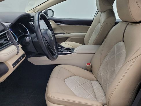 Used 2019 Toyota Camry XLE image 17