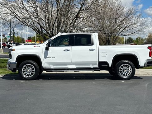 Used 2025 Chevrolet Silverado 3500 LTZ w/ LTZ Premium Package AWD/4WD image 5