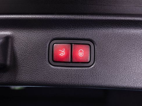 Used 2025 Mercedes-Benz S 63 AMG S image 33