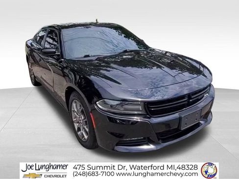 Used 2017 Dodge Charger SXT w/ AWD Premium Group image 3