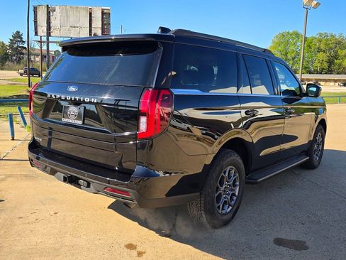Used 2025 Ford Expedition Active image 7