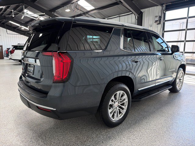 Used 2021 GMC Yukon SLT w/ SLT Premium Package RWD image 3