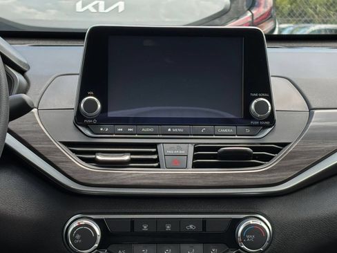 Used 2025 Nissan Altima 2.5 SV FWD image 20