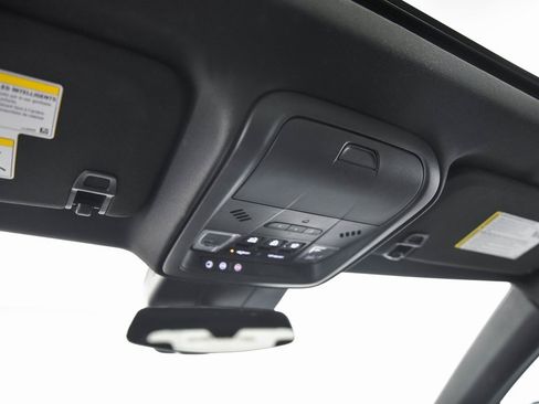 Used 2024 Cadillac XT4 Sport image 18