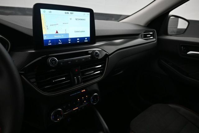 Used 2022 Ford Escape SEL w/ SEL Stealth AWD Package image 11