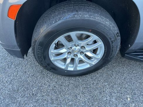 Used 2021 Chevrolet Suburban LS image 10