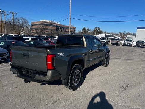 Used 2024 Toyota Tacoma TRD Off-Road image 6