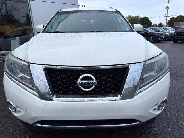 Used 2015 Nissan Pathfinder SV FWD image 3