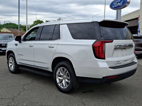 Used 2022 GMC Yukon SLT w/ SLT Premium Package AWD/4WD image 6