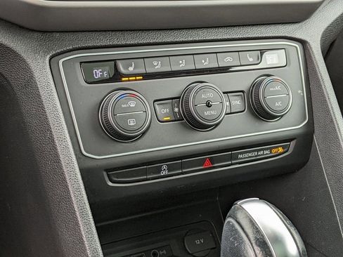 Certified 2020 Volkswagen Atlas Cross Sport SE image 18