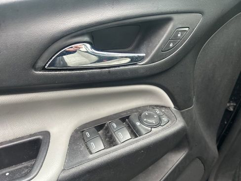 Used 2020 Chevrolet Equinox LS w/ LS Convenience Package image 10