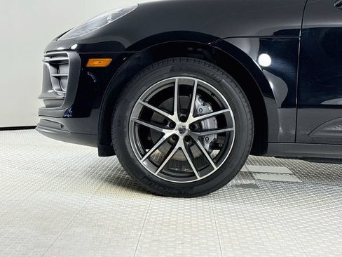 Certified 2024 Porsche Macan AWD/4WD image 28