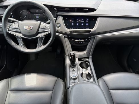 Certified 2022 Cadillac XT5 Luxury FWD image 13