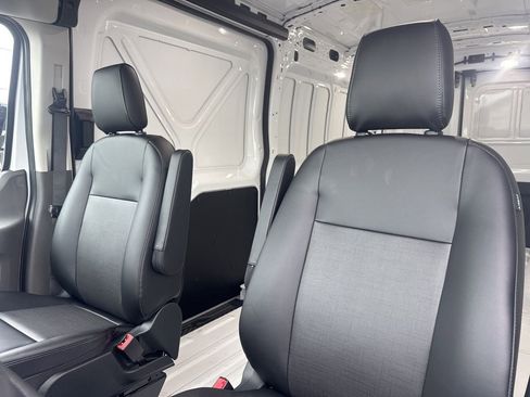 New 2026 Ford Transit 250 148 Medium Roof w/ Exterior Upgrade Package RWD image 43