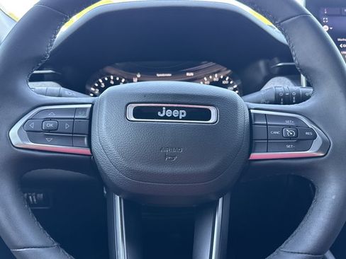 Used 2024 Jeep Compass Latitude AWD/4WD image 18